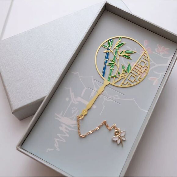Boutique Bookmark - Golden Metallic Bamboo with Butterfly Chain- New in gift box - Picture 1 of 7